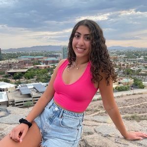 Meet your Posher, Eleni